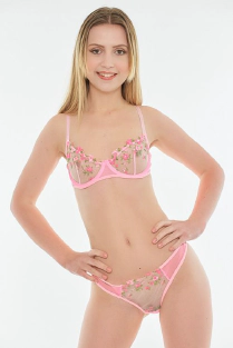 Daisy Bean's Nude Picture